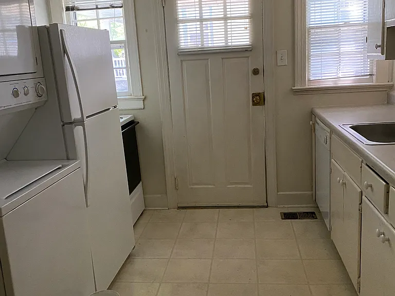 2409 Englewood Ave #2409 — Photo 3