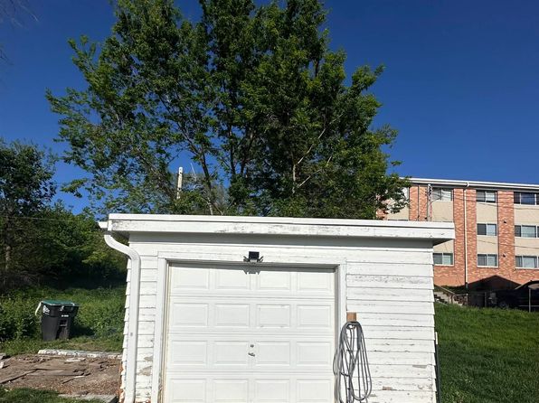 2017 N 83rd St, Omaha, NE 68134