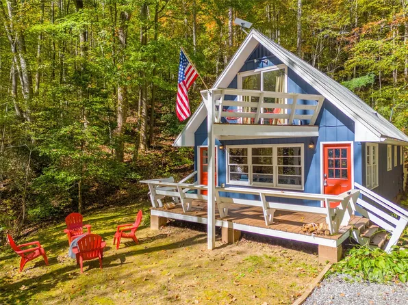 182 Bedrock Rd, Whittier, NC 28789