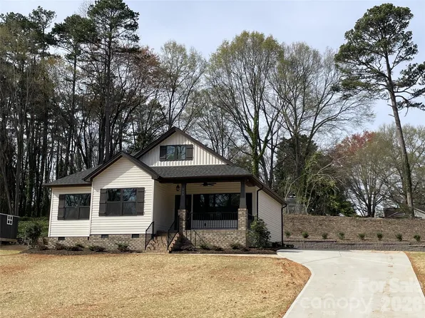 203 Willow St, Stanley, NC 28164