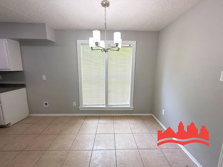 504 Elmfield Cv — Photo 9