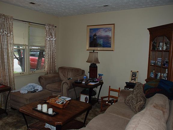 2nd image of 656 Cottonwood Dr