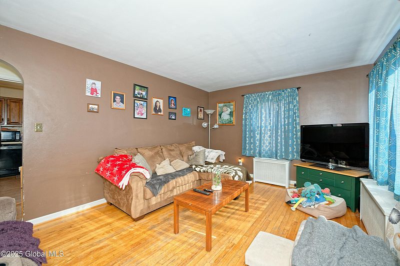 5th image of 6 Brigadier Street