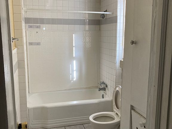 2nd image of 625 S Saint Andrews St #1