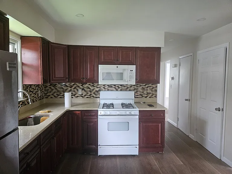 83 Louis Ave #2 — Photo 2