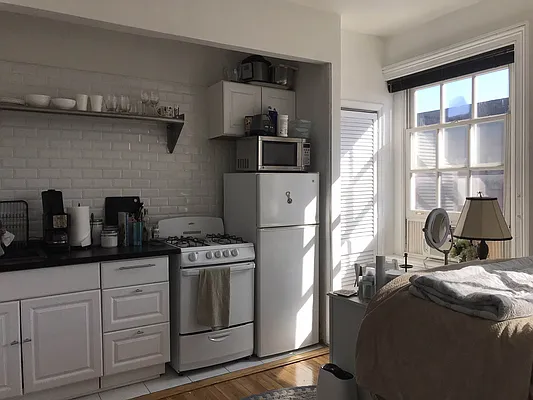 Rented by Array Property Group LLC  | media 8