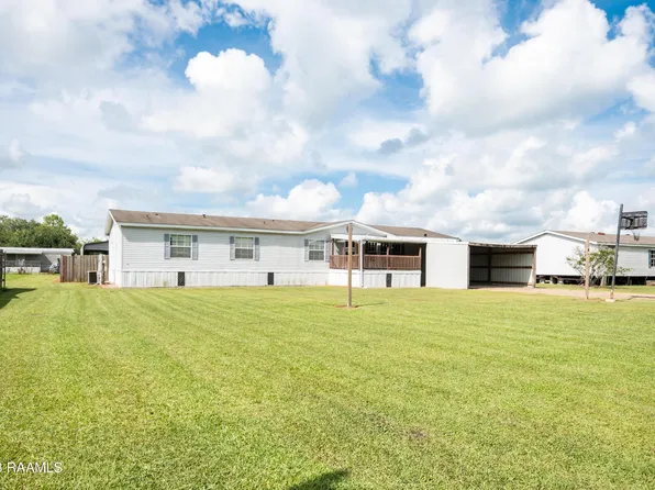 1240 Wilfred Champagne Rd, Saint Martinville, LA 70582