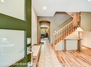 8218 NE 198th St, Kenmore, WA 98028