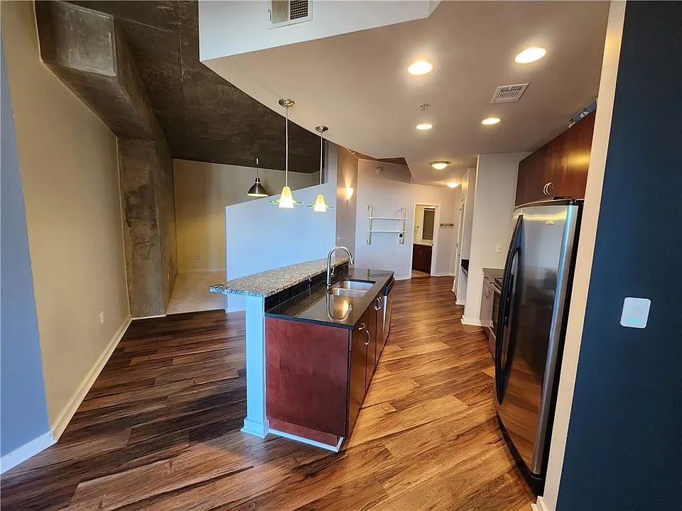 400 W Peachtree St NW #1614