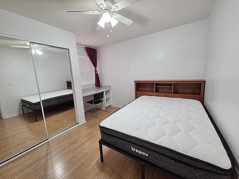 2601 SW Archer Rd #G327 — Photo 10