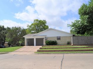 2701 Deeplake Ct, Irving, TX 75060