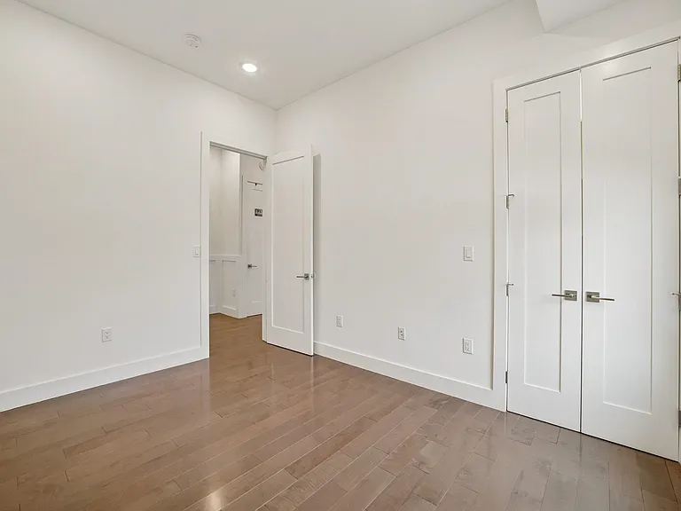 46 Carlton Ave #B — Photo 11