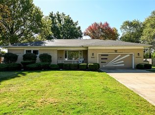 1240 Hunters Trl, Broadview Heights, OH 44147
