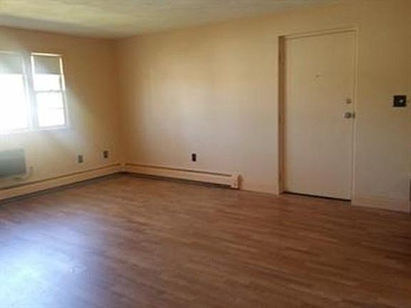 3rd image of 135 Willard St APT 10