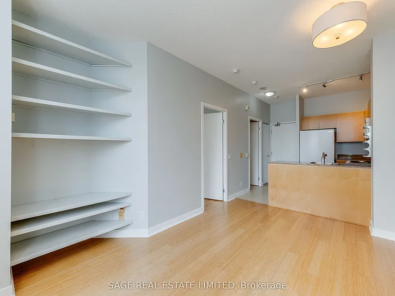 373 Front St W #208 — Photo 14
