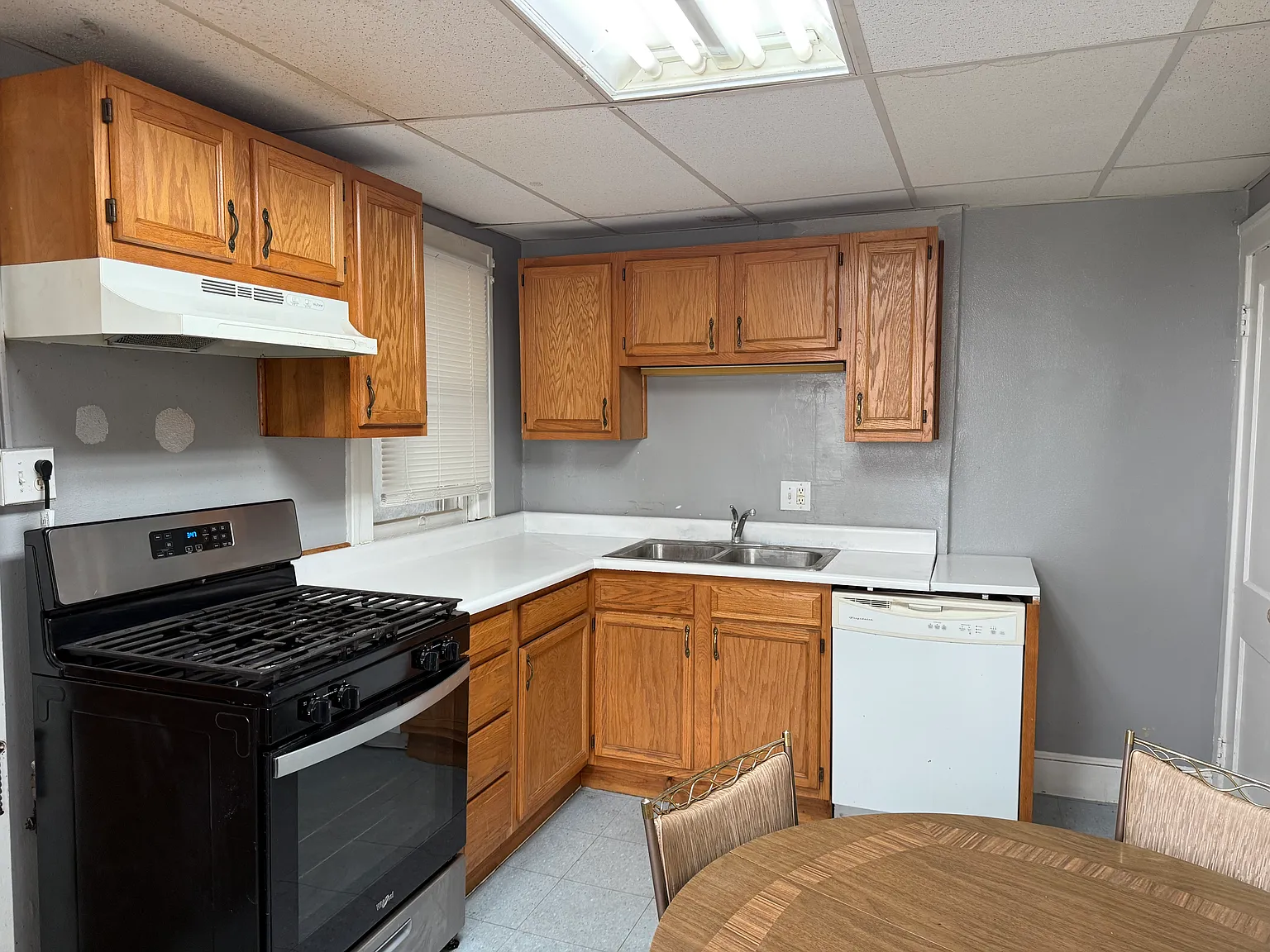 3 bed, 1400 sqft, $600 — Photo 3