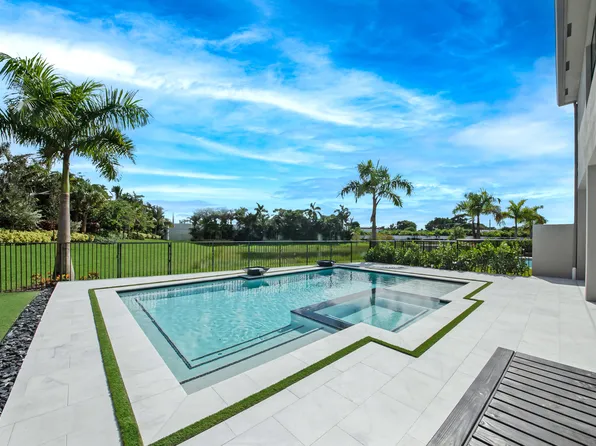 8222 Essex Country Clb Drive, Boca Raton, FL 33434