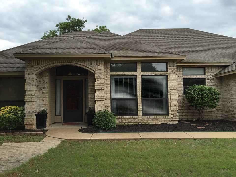 1st image of 1104 Red Bird Ln