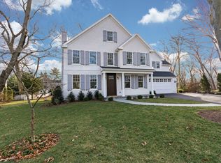 16 Phillips Ln, Darien, CT 06820