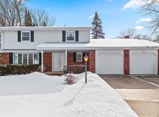 1624 Saint Christopher Ct, Green Bay, WI 54304