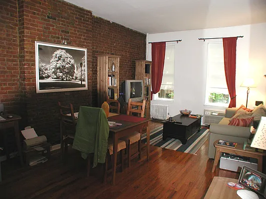 Rented by Salon Realty Corp | media 14