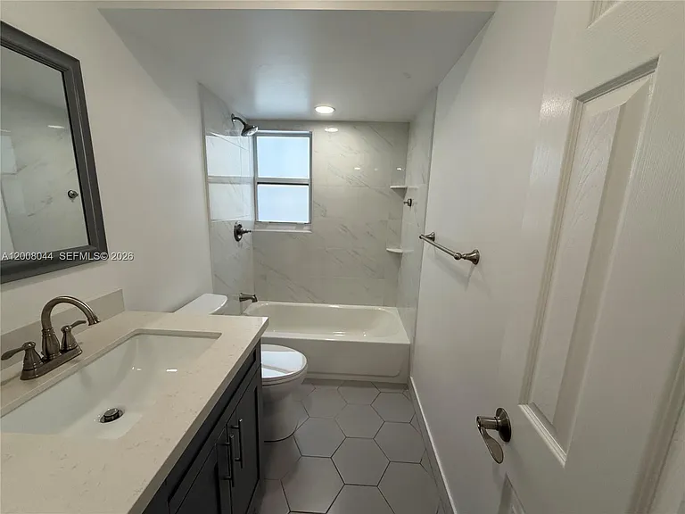 609 NE 14th Ave #108 — Photo 19