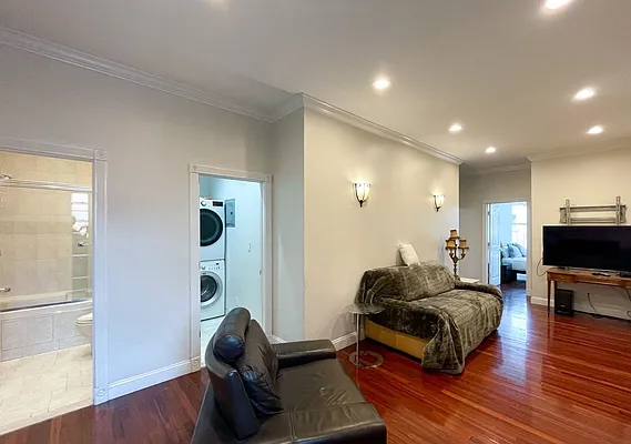 Rented by Oxford Property Group | media 17