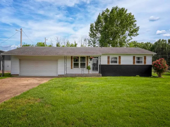 2207 Michelle Dr, Marion, IL 62959