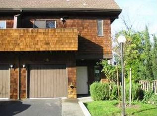 15 Freedom Ln S, Petaluma, CA 94952