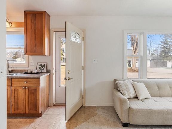 5th image of 313 East Coolidge AVENUE