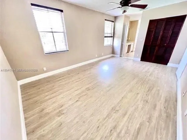 4 bed, 2.5 bath, $4,300 — Photo 3