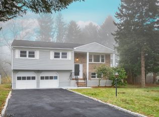 34 Highview Ter, Randolph, NJ 07869