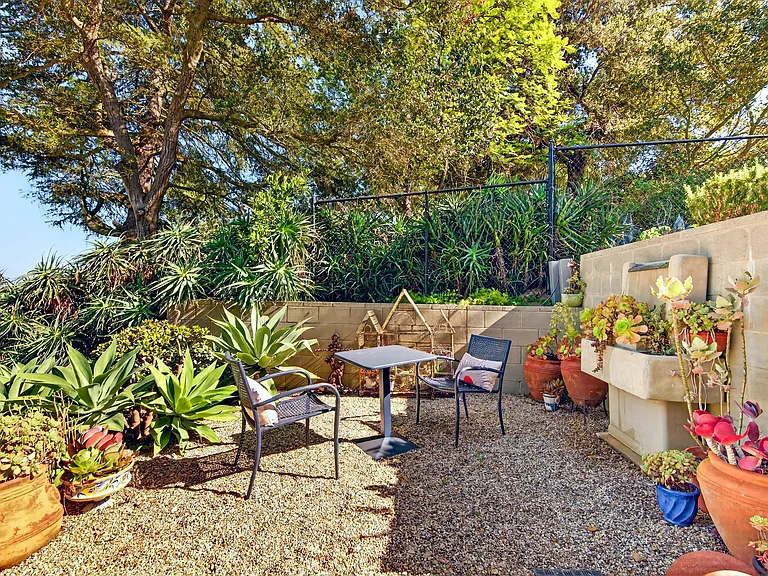 4302 Ocean View Dr — Photo 48