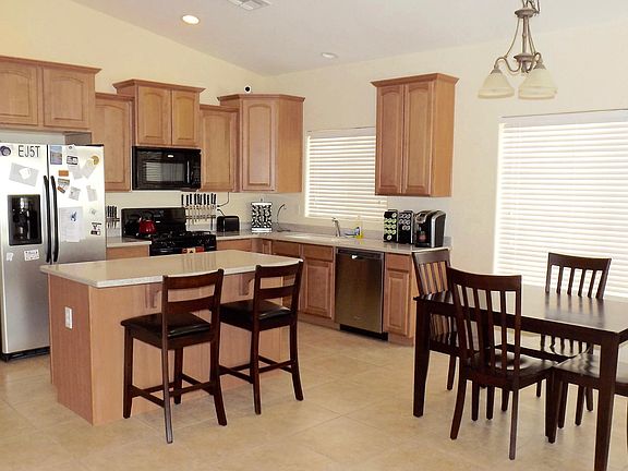 3rd image of 4325 W Dorsaneo Ln