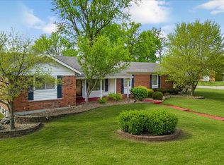 9 Darwin Ct, Florissant, MO 63033