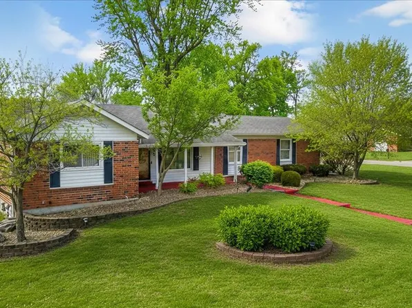 9 Darwin Ct, Florissant, MO 63033
