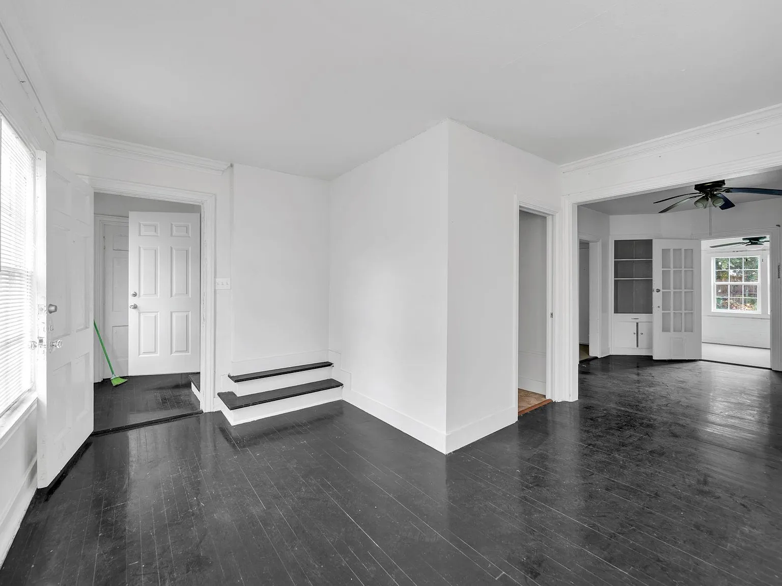 1 bed, 990 sqft, $1,150 — Photo 2