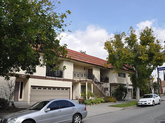 3rd image of 415 E Lexington Dr