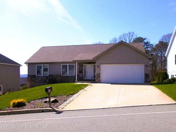 412 Gardenia Dr #L-36, Pittston, PA 18641