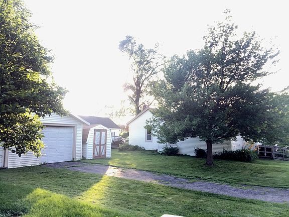 5th image of 11031 McGovney St