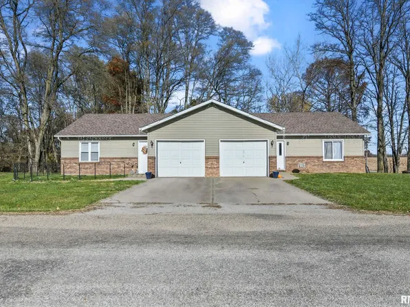 23784 Homestead Ln, Athens, IL 62613