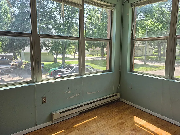 421 State Ave — Photo 6