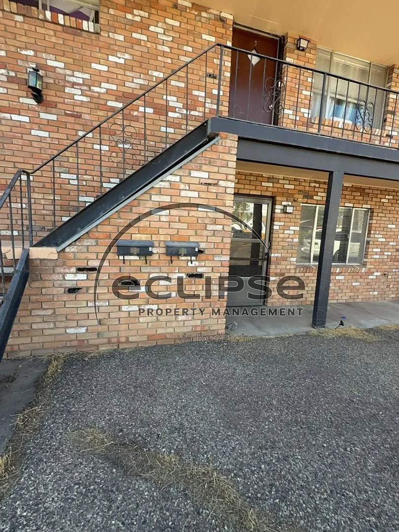 2 bed, 1.0 bath, 850 sqft, $1,350 — Photo 1