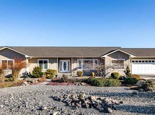 95 Viking Way, Sequim, WA 98382