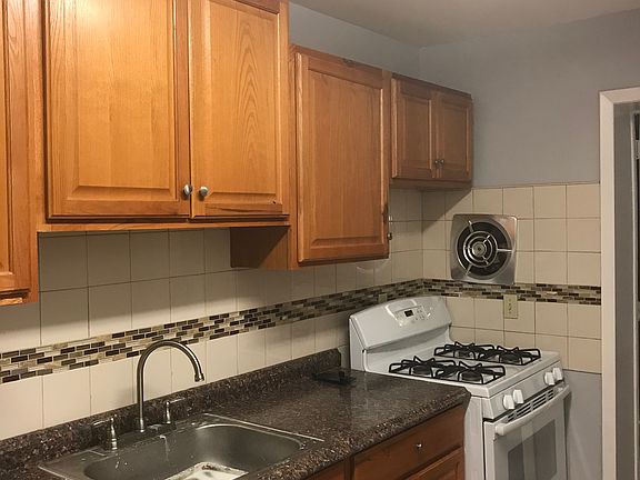 5th image of 253A Western Ave