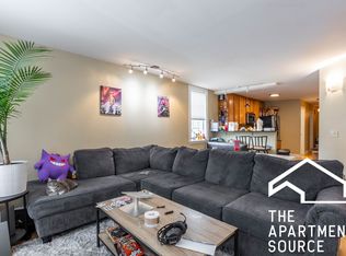1059 West St #1, Chicago, IL 60614