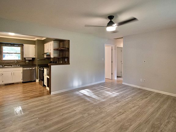 3rd image of 8065 N Richardt Ave