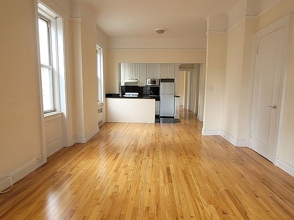 3rd image of 26 E 63rd St APT 9C