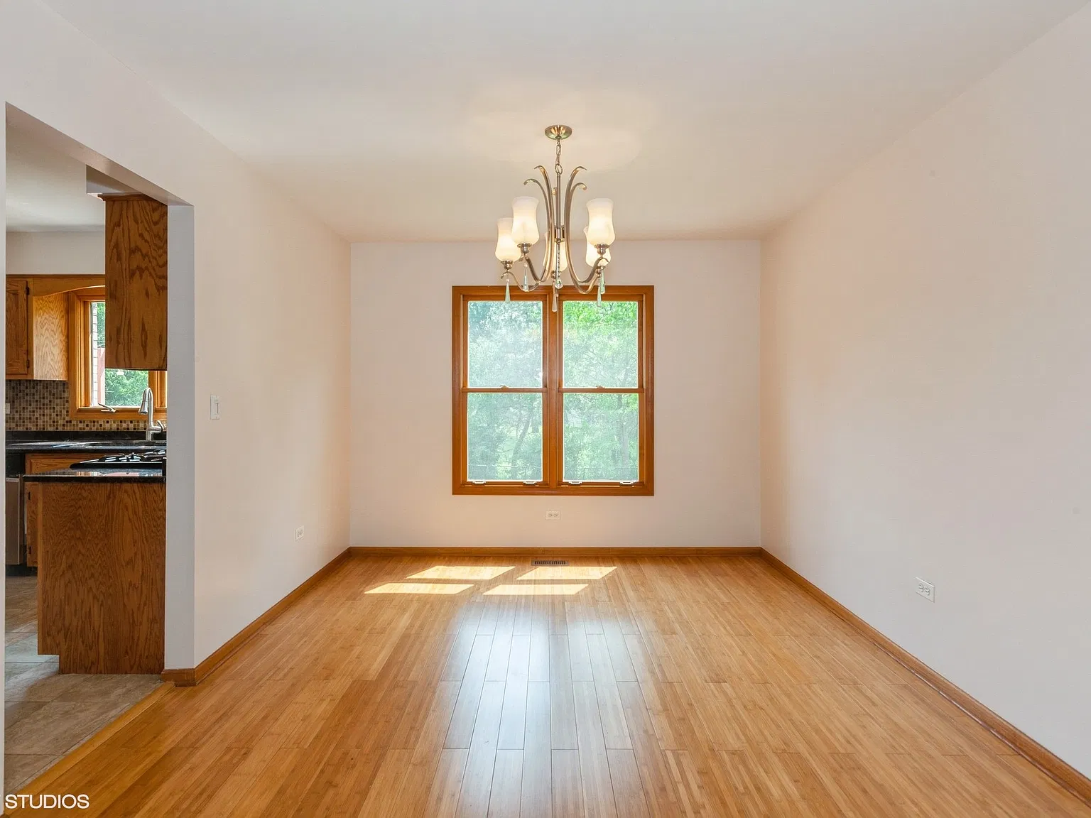 4 bed, 2972 sqft, $3,800 — Photo 4