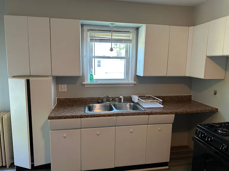 1206 Maple Ave — Photo 1
